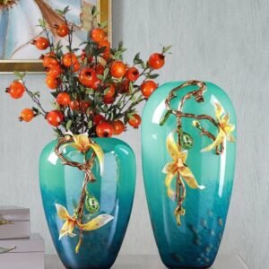 ELEGANT COLORED GLAZE VASE