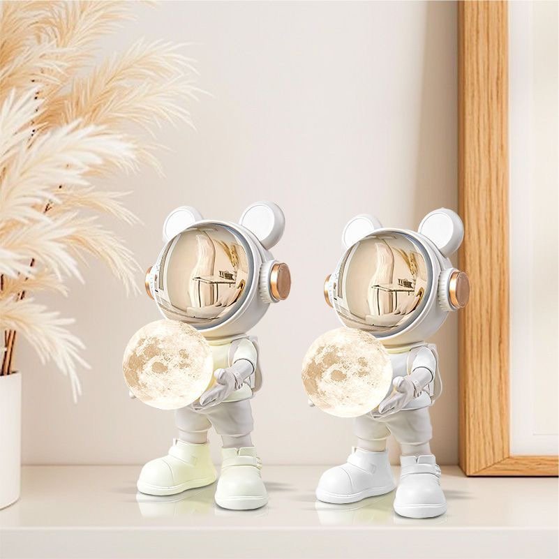 COMMON LUXURY MOON ASTRONAUT LAMP ORNAMENT - Image 3