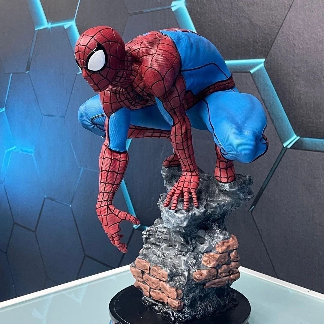 35 CM Marvel Spider-Man Collector's Statue – Crouching on Rocky Base - Image 3