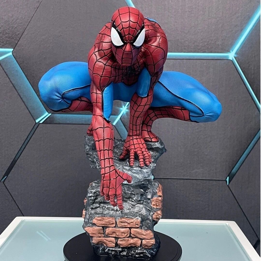 35 CM Marvel Spider-Man Collector's Statue – Crouching on Rocky Base - Image 4