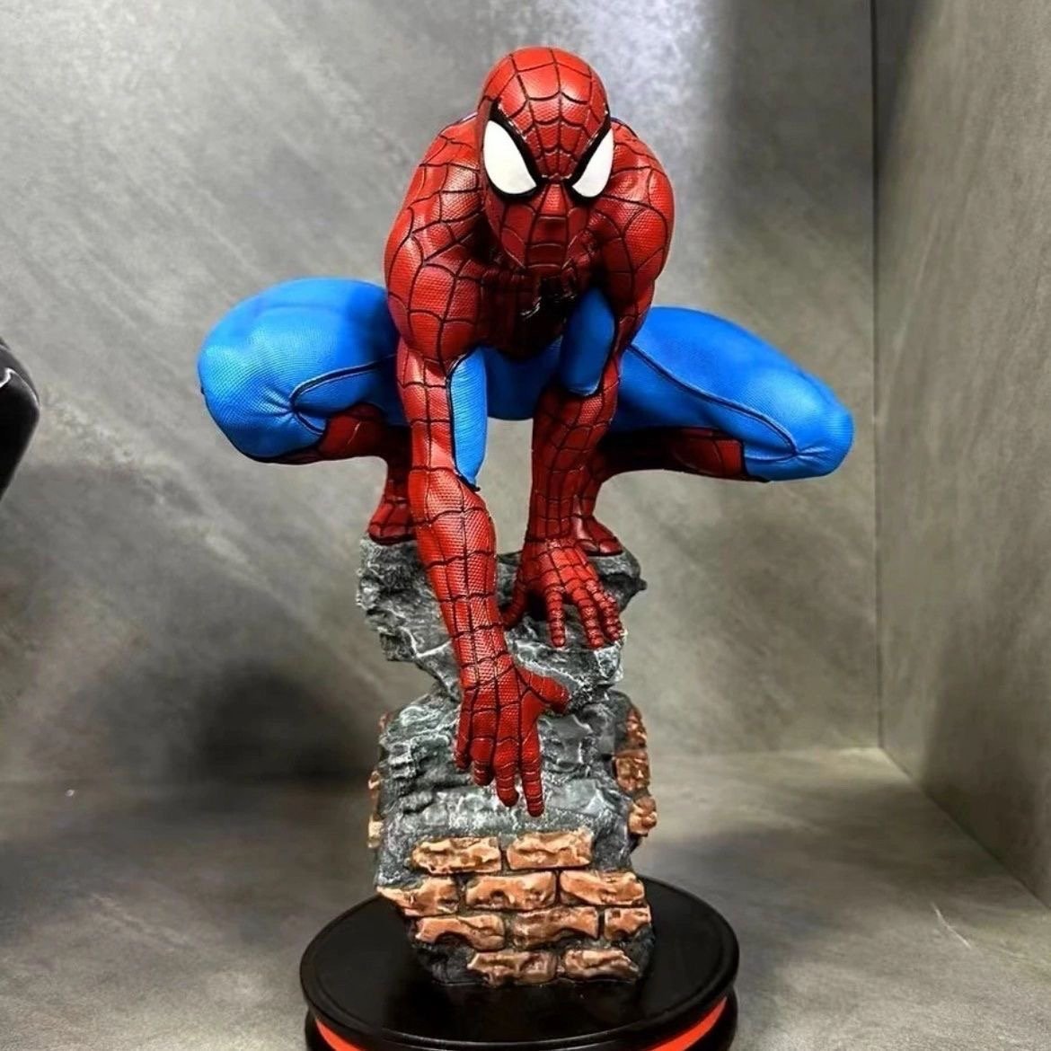 35 CM Marvel Spider-Man Collector's Statue – Crouching on Rocky Base - Image 7