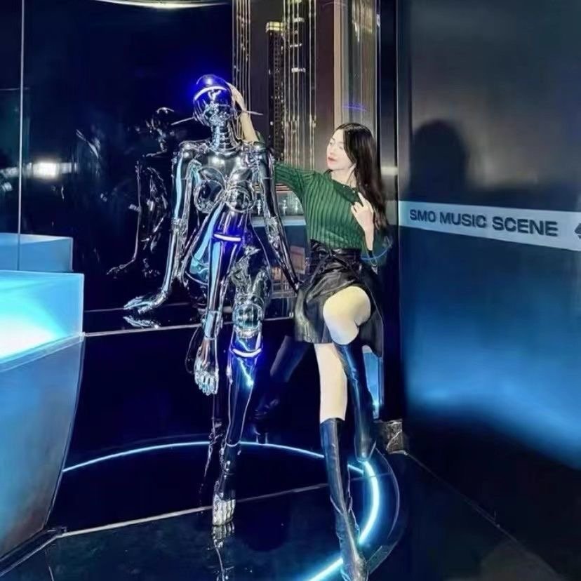 Hajime Sorayama Robot Statue– Limited Edition Art Sculpture - Image 4