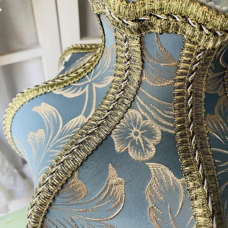 Vintage Blue Lampshade Desk Lamp – Elegant Botanical Style with Crystal Drops - Image 4