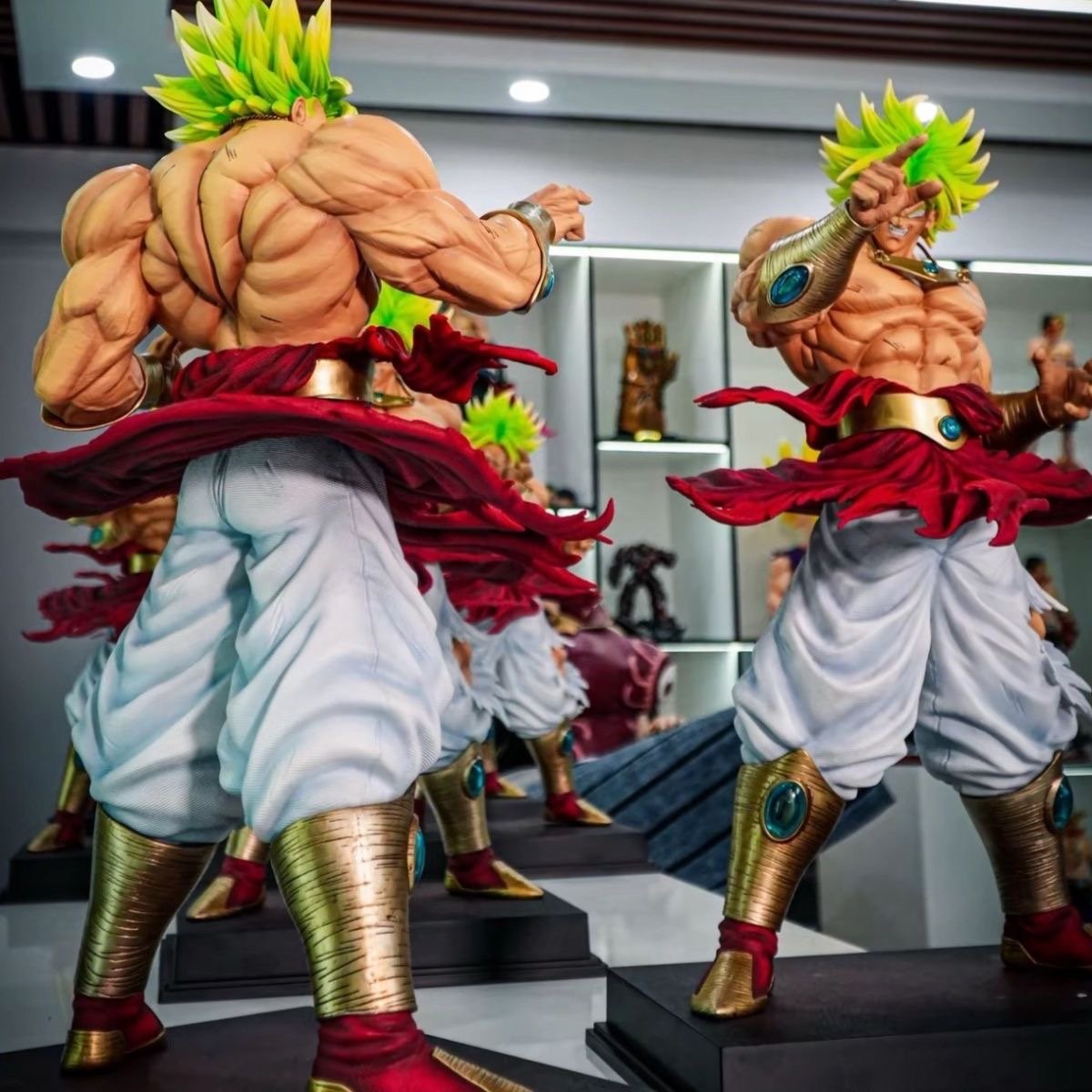 50 CM Dragon Ball Figurine –Super Broly - Image 5