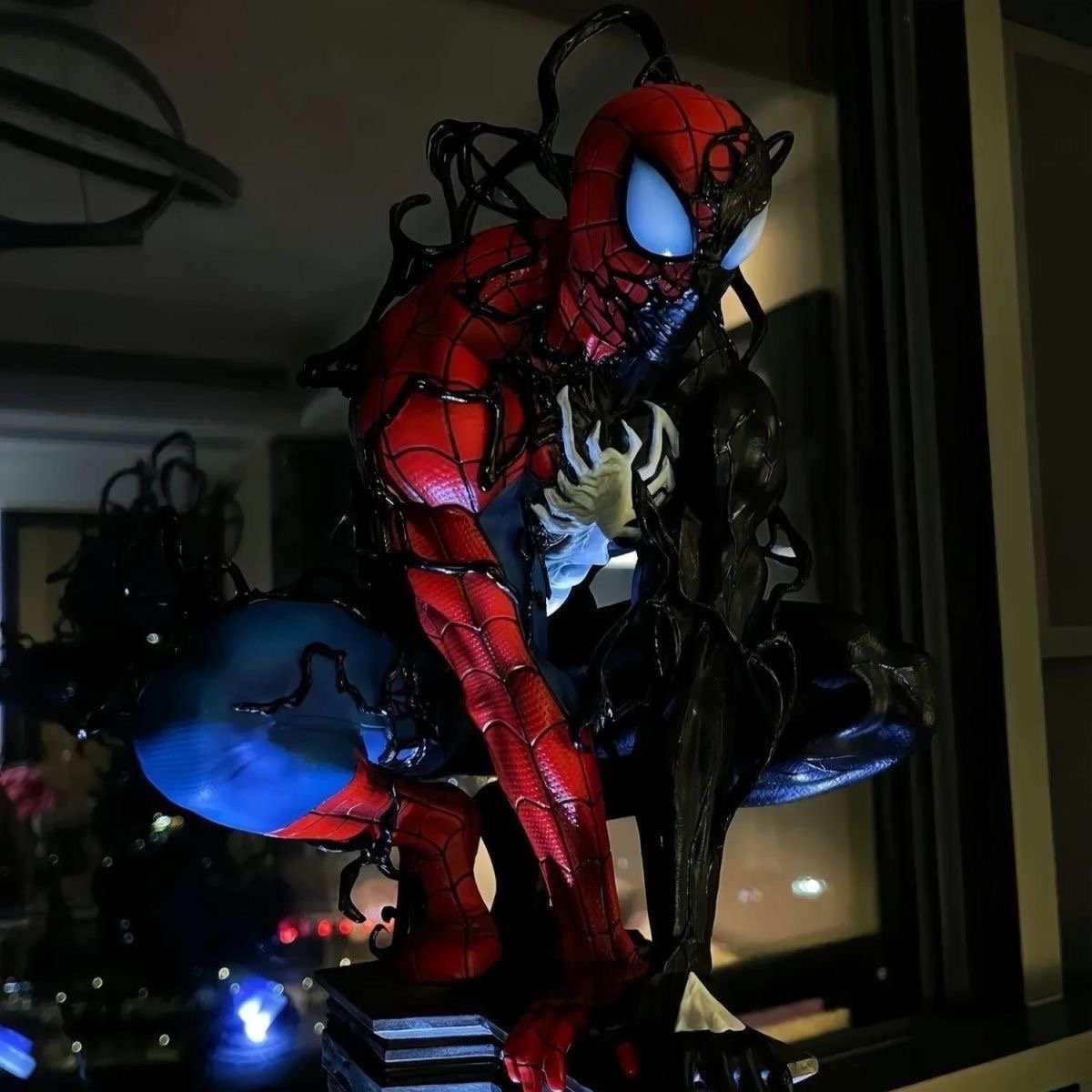 40 CM Marvel Figurine-Spider-Man & Venom Symbiote - Image 4